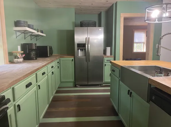 1468 Vanderhoof Rd, New Franklin, OH 44203