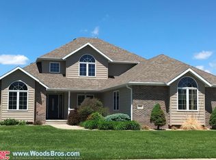 4164 Indianhead Rd, Grand Island, NE 68803