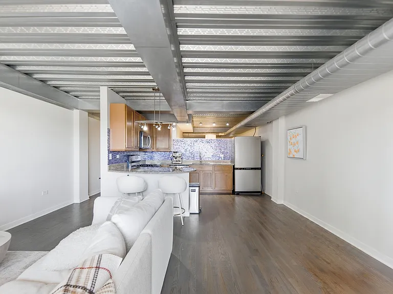 1910 S Indiana Ave #620 — Photo 7