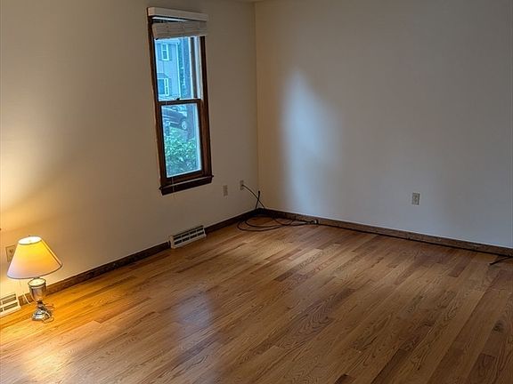 4th image of 328 Wellman Ave Unit 328