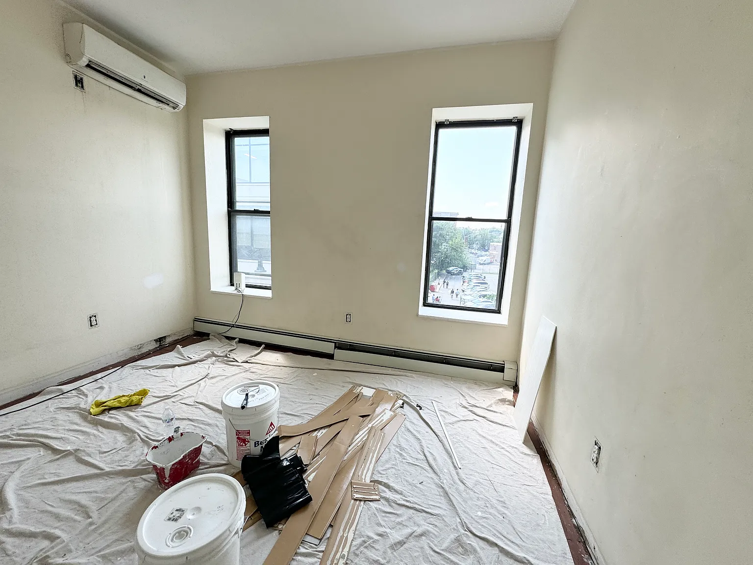 3 bed, 9999 sqft, $2,700 — Photo 4