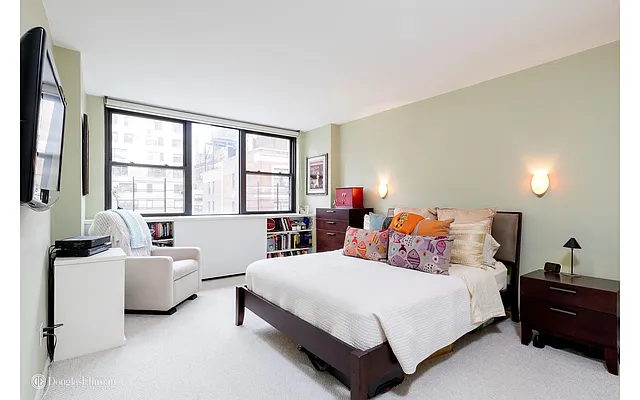 Sold by Douglas Elliman | media 8