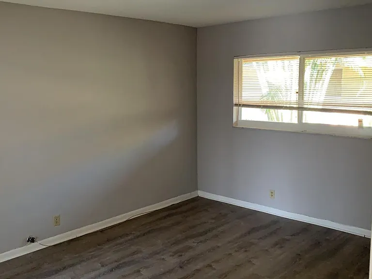 3720 NE 22nd Ave — Photo 7
