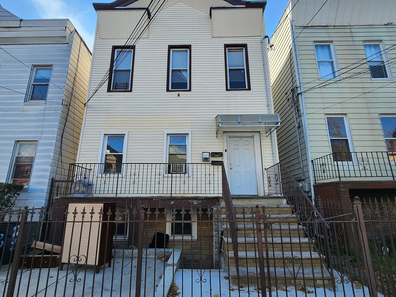 2 bed, $2,000 — Photo 1