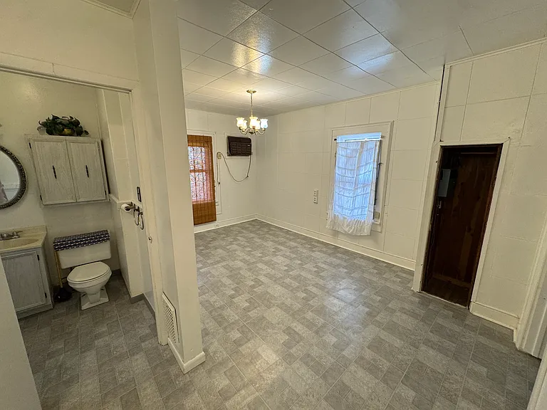 13517 Rugby Rd — Photo 5