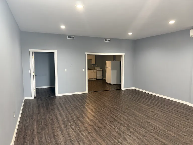 105 S Lake St #1 — Photo 3