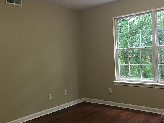 4th image of 3854 Northeast Dr Unit D