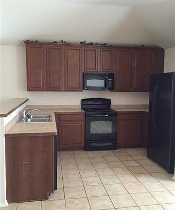 2nd image of 14429 Artesia Ct