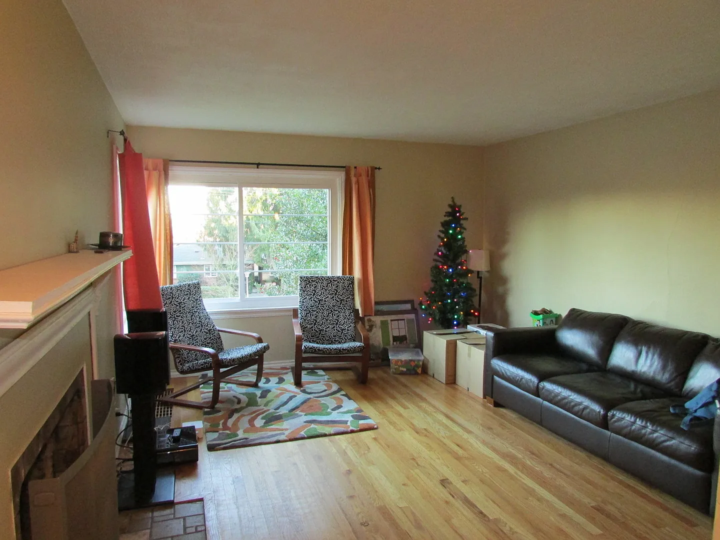 Wonderful 3 Bedroom in the Heart of Wedgewood — Photo 3