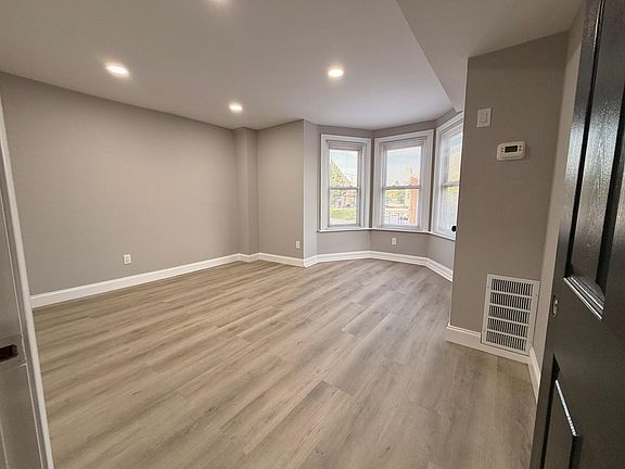 4th image of 516 E Marshall St APT 1