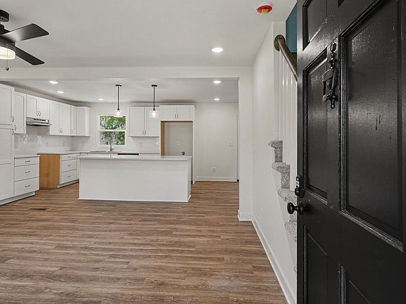 4th image of 4833 Shasta Dr