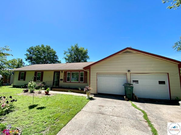 106 E 2nd St, Appleton City, MO 64724