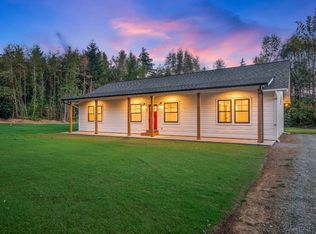 100 Iris Ln, Winlock, WA 98596