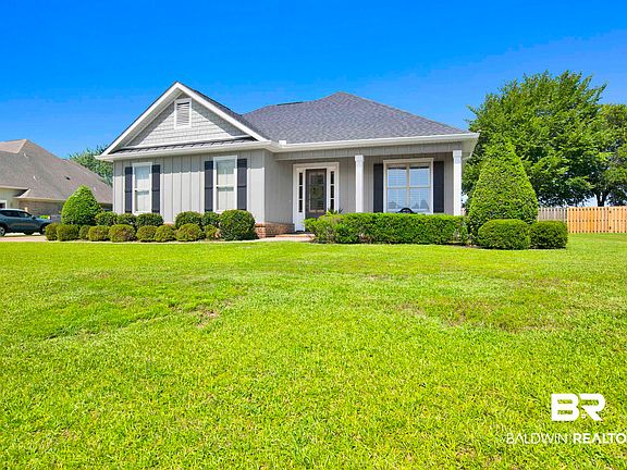 3rd image of 24921 Planters Dr