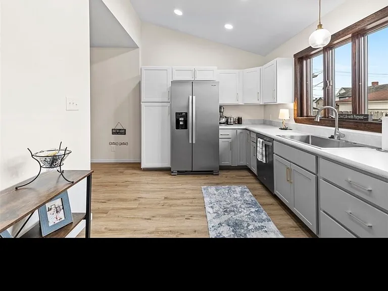 211 Lloyd Ave — Photo 16