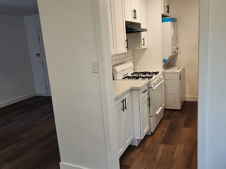 1450 S Orange Grove Ave #4 — Photo 6