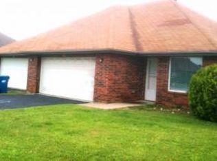 125 E Peachtree Dr, Nixa, MO 65714
