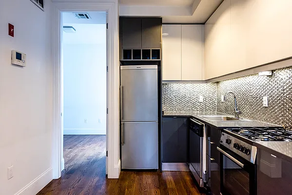 Rented by Nooklyn NYC LLC | media 6