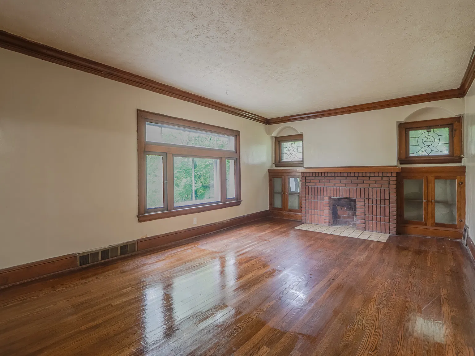 2 bed, 1190 sqft, $1,200 — Photo 2