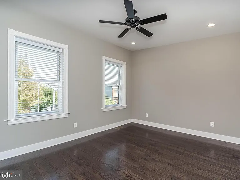 3729 Foster Ave — Photo 15