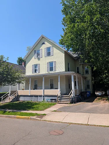 67-69 Oak St #2 Photo 1