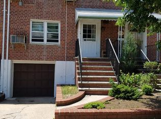 6738 198th St, Fresh Meadows, NY 11365