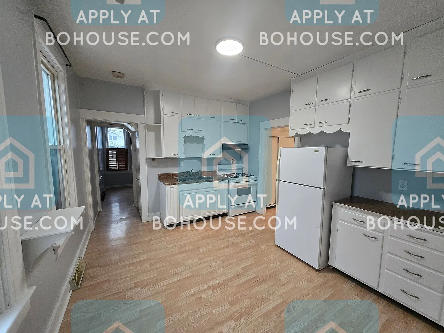 3010 McArthur Dr — Photo 3