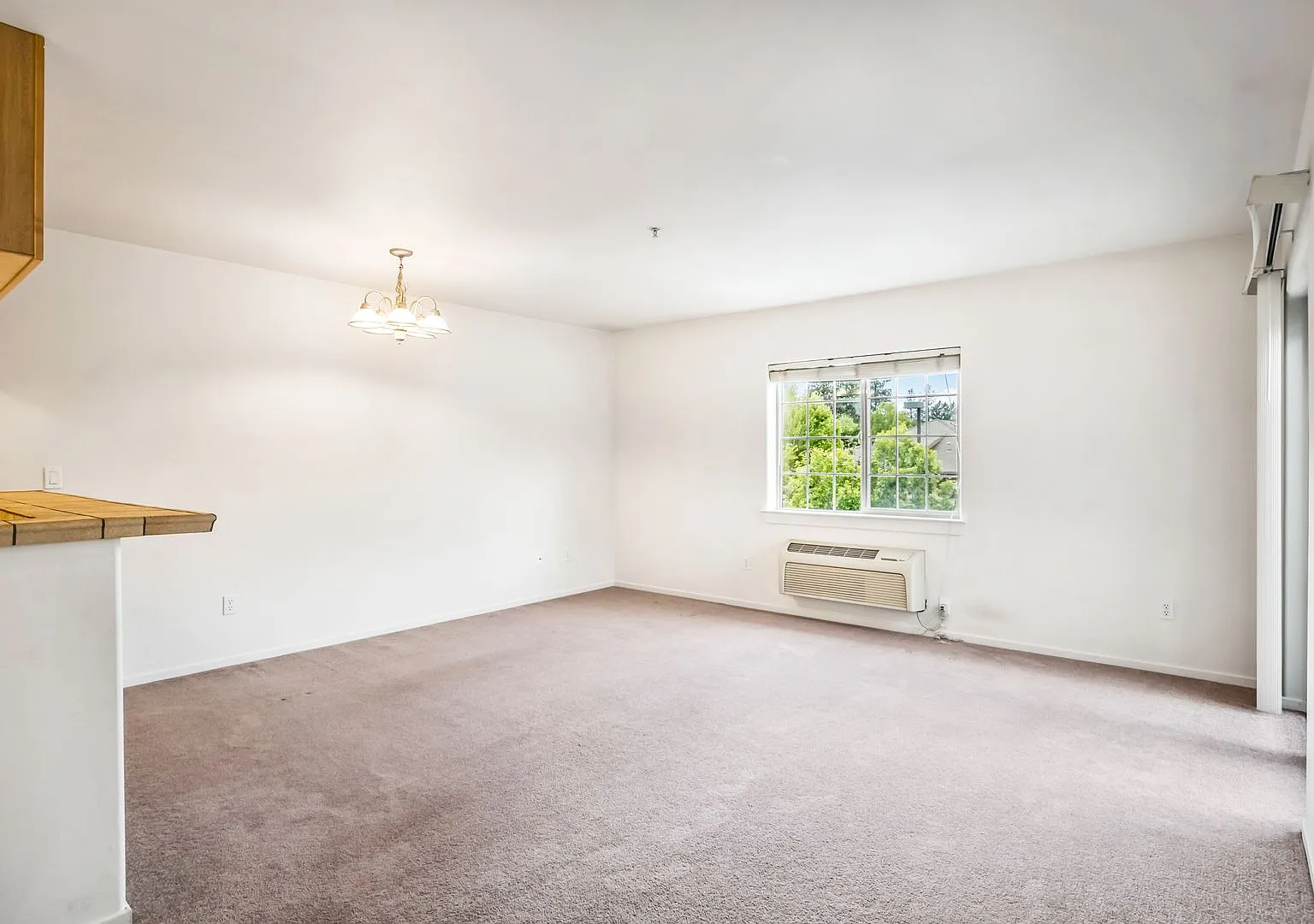1740 NW Pence Ln — Photo 4