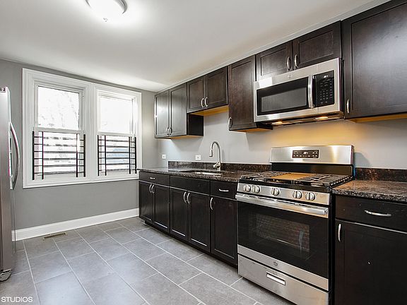 5th image of 8210 S East End Ave