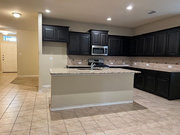 2nd image of 325 Cypress Creek Ln