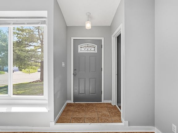 2nd image of 652 Southridge Ct