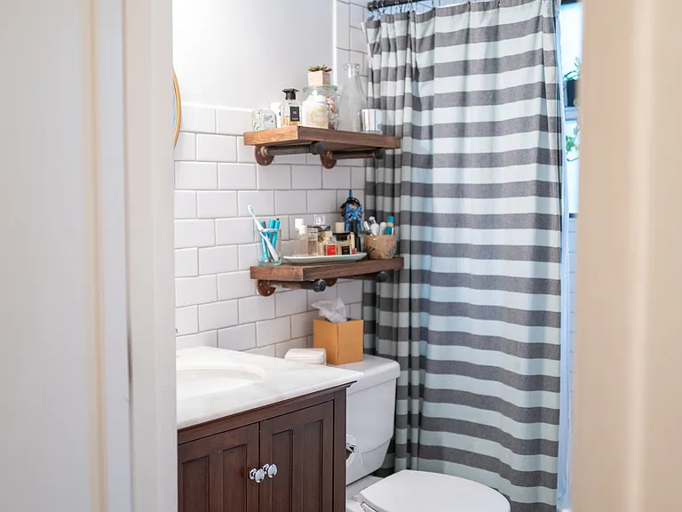 808 Greenwood Ave NE #107 — Photo 6