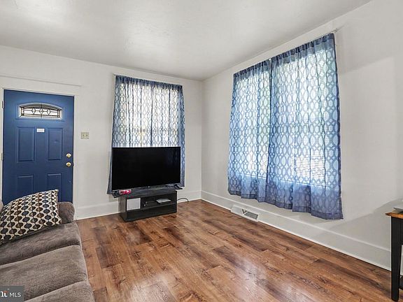 3rd image of 300 S Enola Dr