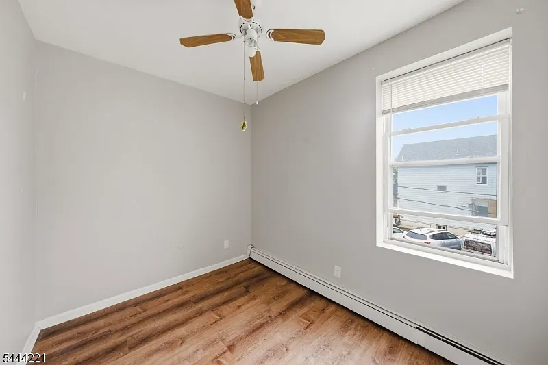 2 bed, 1.0 bath, $1,995 — Photo 3