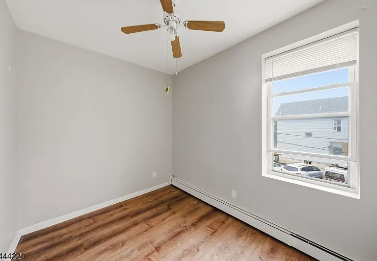 290 Ogden St — Photo 5