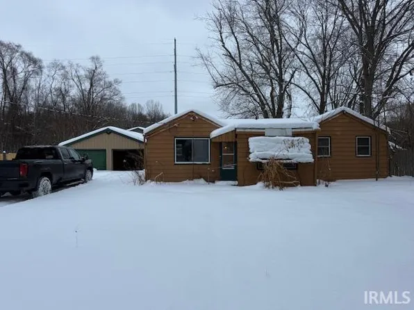51508 Currant Rd, Granger, IN 46530