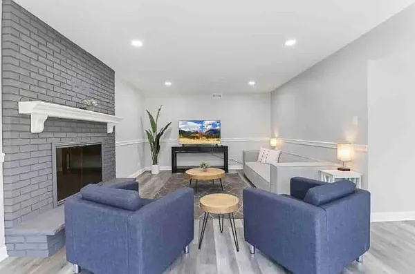 1146 Tiverton Ct — Photo 6