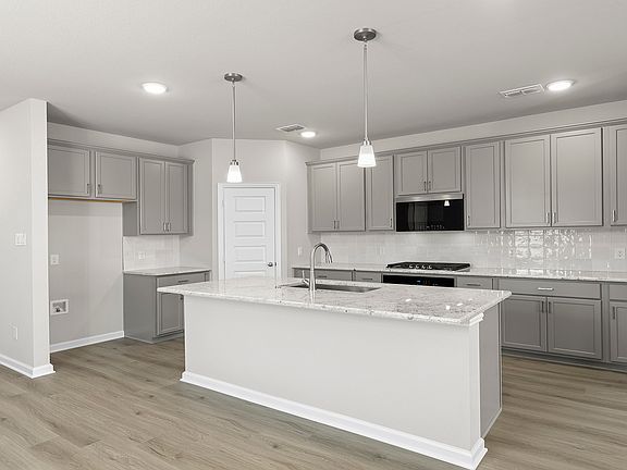 4_05. 2306 Ryehill - Kitchen 2