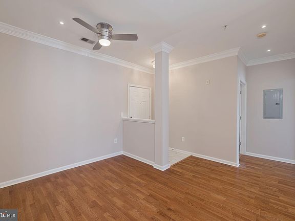 3rd image of 4860 Eisenhower Ave Unit 477