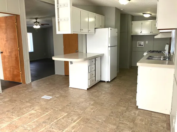 3323 Iowa St #157, Lawrence, KS 66046