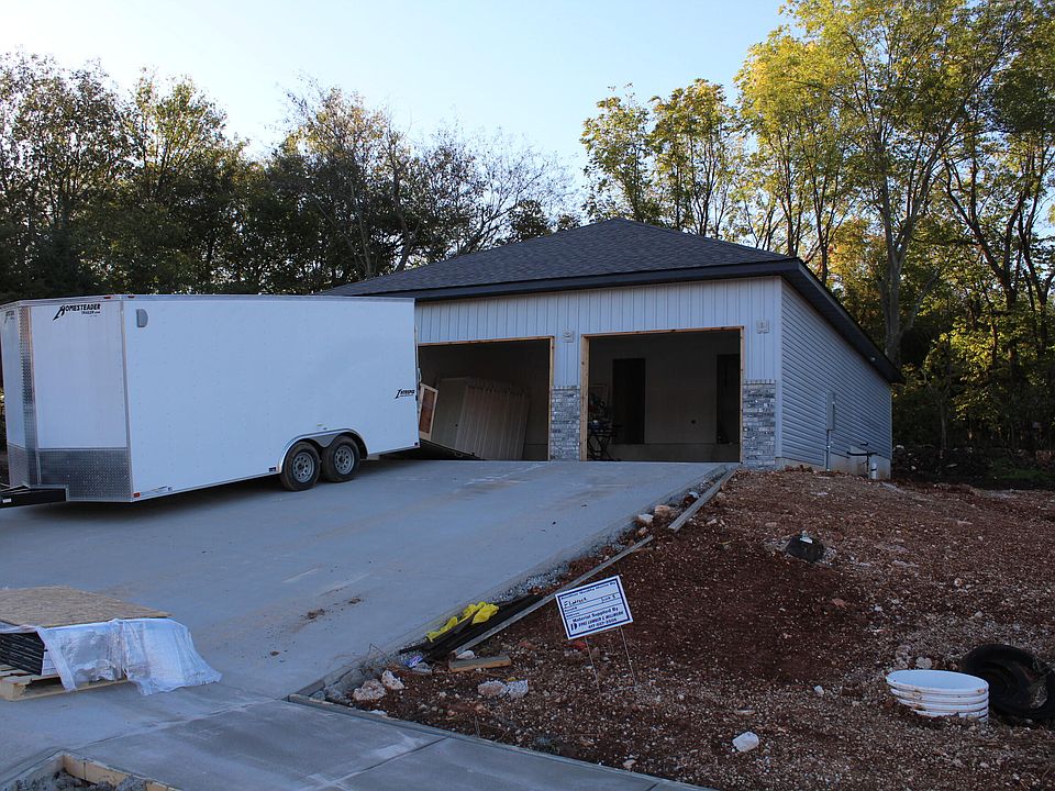 2nd image of 438 Logan #E