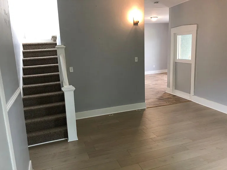 1406 E Kelly St — Photo 7