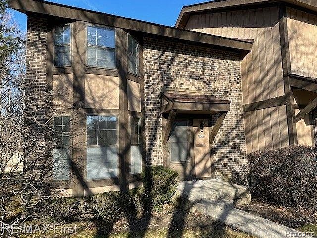 1st image of 25195 Greenbrooke Dr