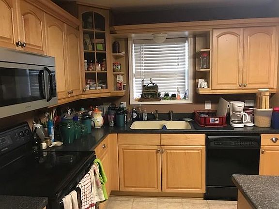 5th image of 816 Perry Dr