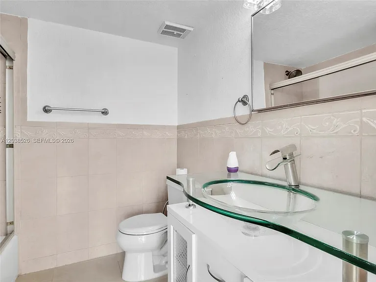 2075 SW 122nd Ave #304 — Photo 5