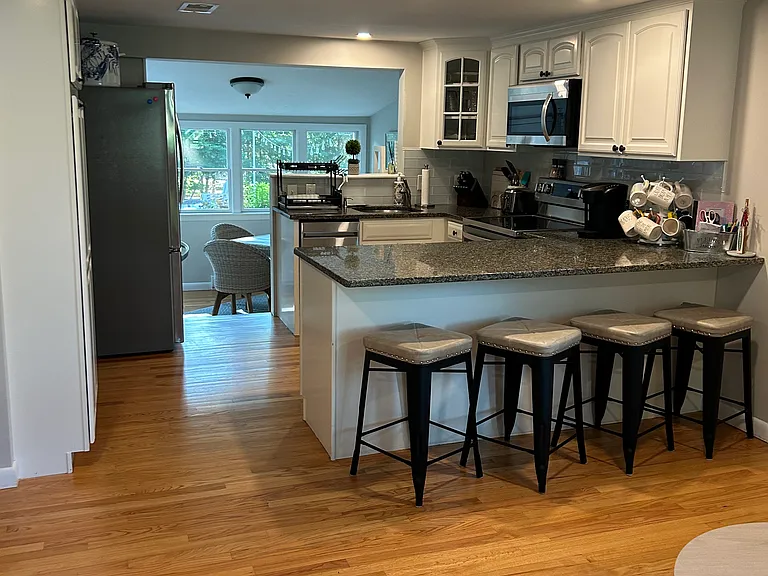 164 Riverside Dr — Photo 1