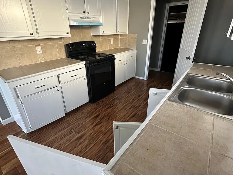 3737 SE 48th Pl — Photo 8