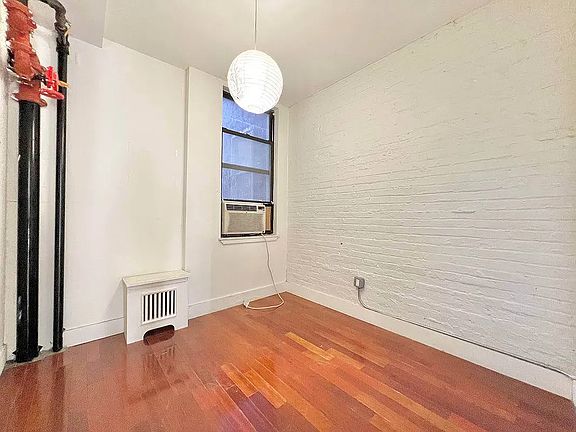 5th image of 775 Hart St #1R
