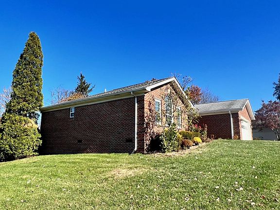 3rd image of 105 Northern Pintail Ct