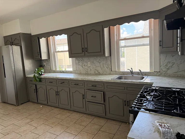 552 Court St #2 — Photo 5